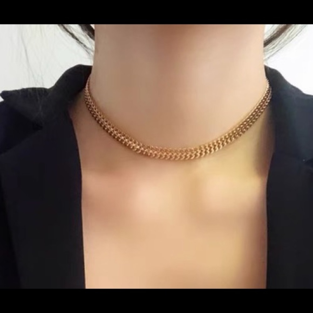 ON SALE!! 18K Gold gold plating necklace!